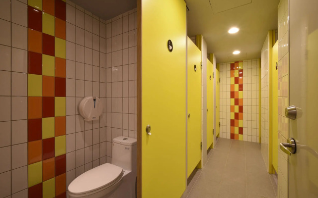 Taipei Travelers International Hostel