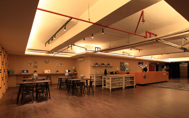 Yellow Bee Tangerang