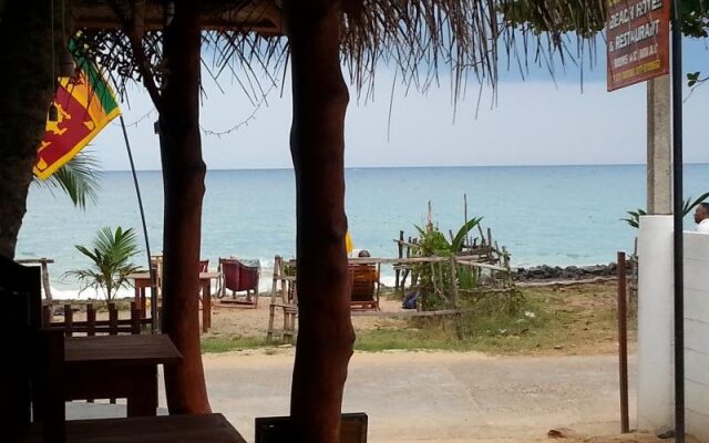 Golden Surfer Beach Hotel