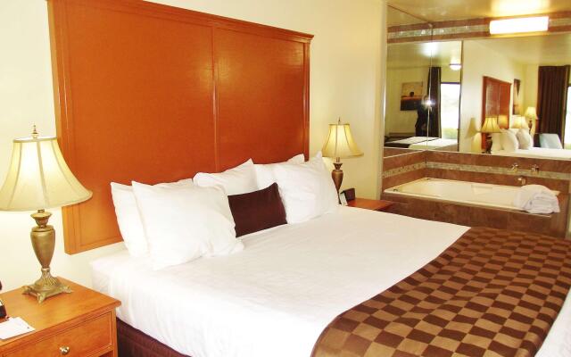 Best Western Plus Lake Front Hotel