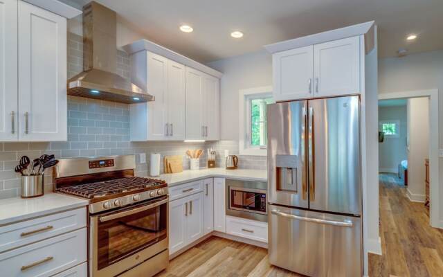 1121 Nashville - 4 Br Duplex