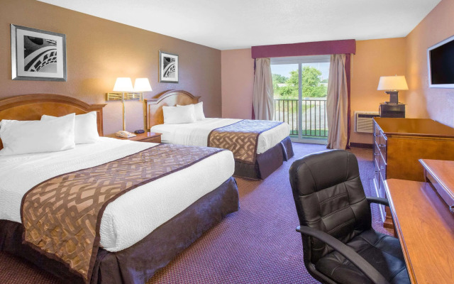 Days Inn by Wyndham Toledo