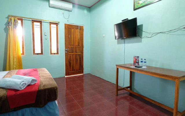 RedDoorz near Mangrove Forest Kupang