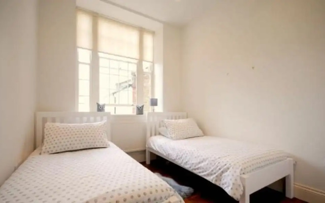 14 Budgenor Lodge, Midhurst