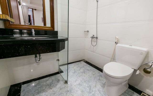 Camy Hotel by OYO Rooms