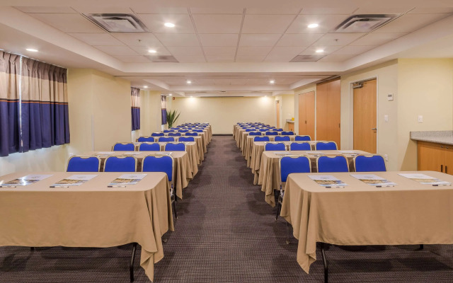 Microtel Inn & Suites by Wyndham Culiacan