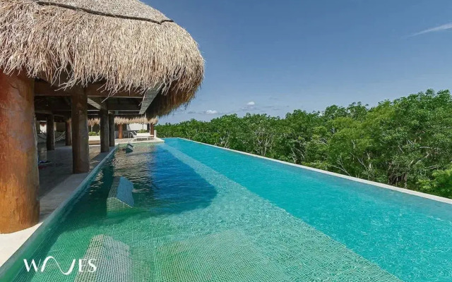 2 Br Roof w Infinity Pool Jacuzzi Spacious