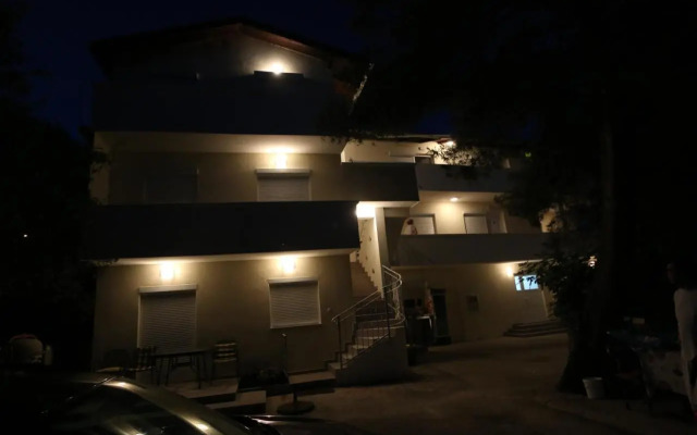 Novalja Inn 2