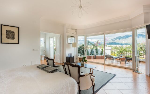 Molo Luxury Suites Puerto Banus