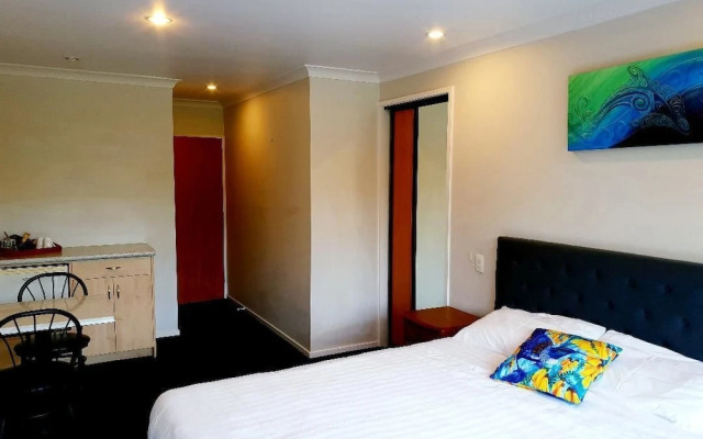 Te Mahuru Retreat