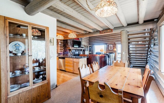 Temptation 8 3 Bedroom Condo