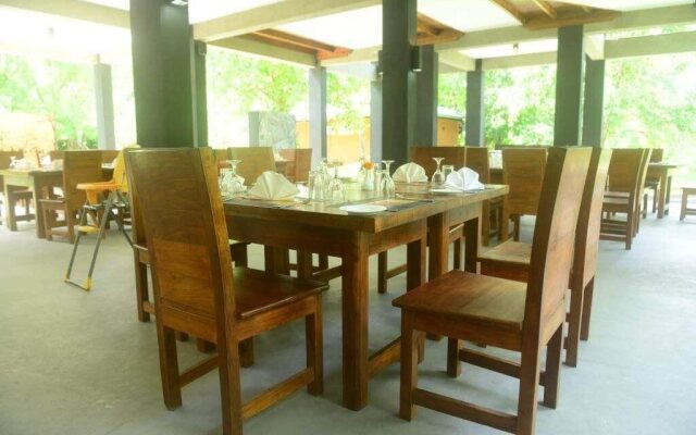 Nil Diya Mankada Safari Lodge