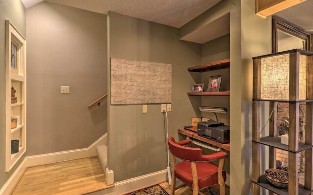 Cozy Conyers Cabin w/ Fireplace & Pool Table!