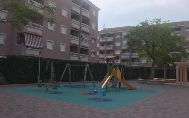 Piscina y terraza a 200m del mar
