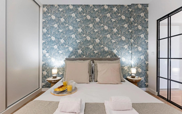 Urban House by LovelyStay