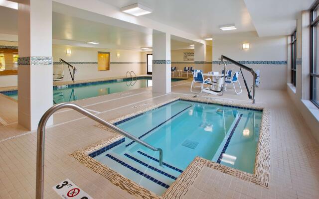 Hampton Inn Commerce Novi