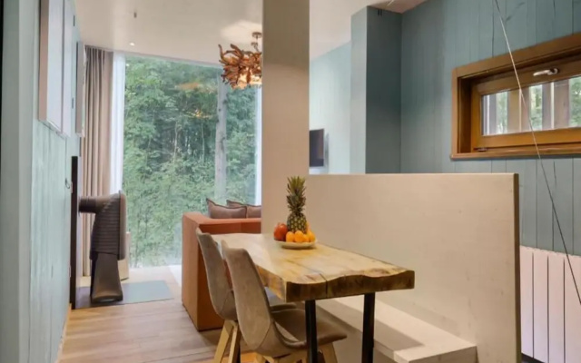 Treehouse in Tournai With Sauna & Forest Views