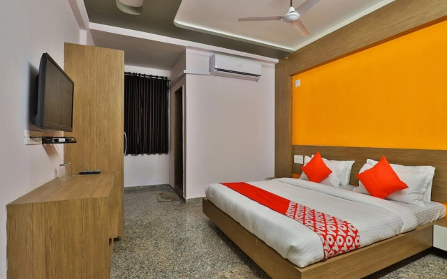 Hotel Ab Apple By OYO Rooms