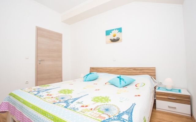 Apartments Vladimir 2835 / One Bedroom A4