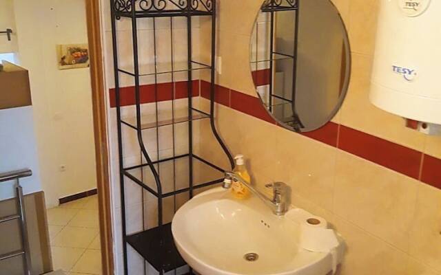 1 Bed Flat - Sleeps 2 - Parking - Wifi