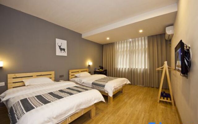 Youyou Qilan Hostel