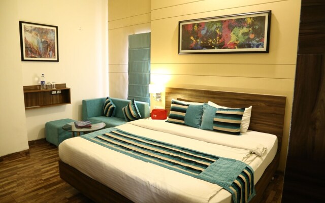 OYO 657 Hotel K C Cross Road