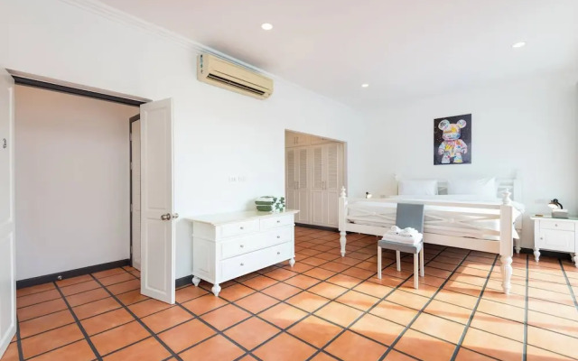 Luxury 4BR Private 425sqm Party Pool Villa