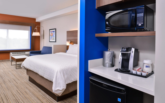 Holiday Inn Express & Suites Farmville by IHG