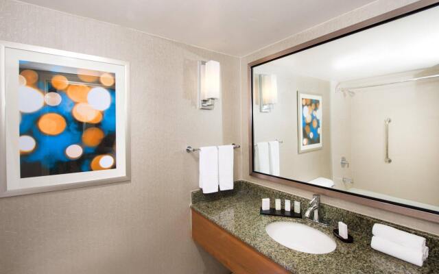 Embassy Suites by Hilton Cincinnati Northeast Blue Ash