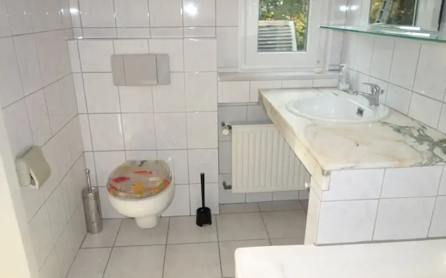 Tolstov-Hotels Large 3 Room Apartment with Garden