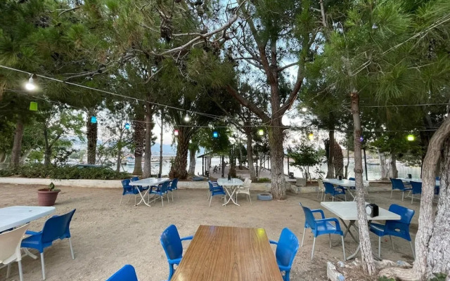 Ünlü Konaklama Kafe