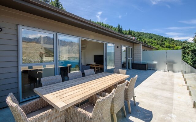 Remarkable Views on Goldrush Way