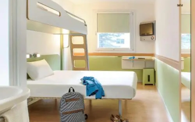 ibis budget Amberieu en Bugey/Chateau Gaillard A42