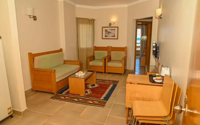 Eagles Downtown Zahabia & Beach Resort