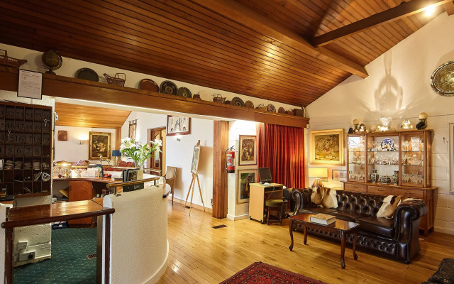 The Cedar Lodge Hotel and Restaurant