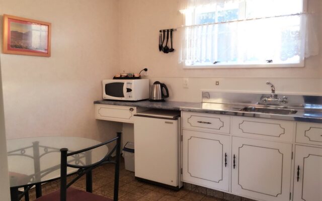 Boundary Court Motor Inn