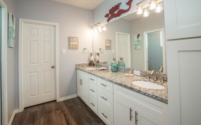 La Sirena - Overlooking Nature Preserve