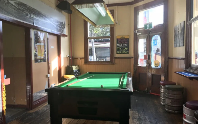 Market Tavern - Hostel and Bar