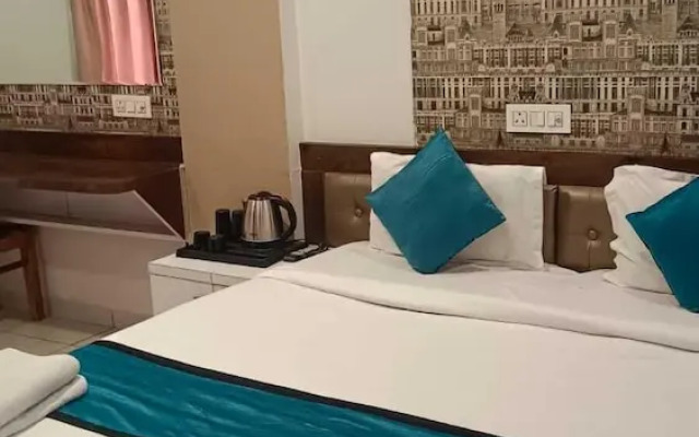 MadStays Signature Planet - Vijay Nagar