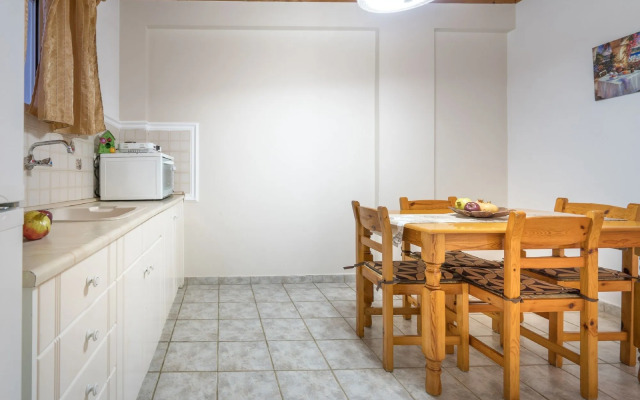 Sofia - Yiota Studios & Apartments