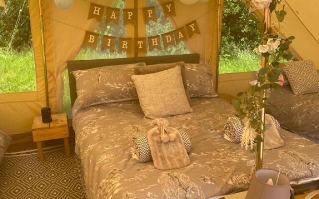 Hopgarden Glamping - Luxury 6m bell tent