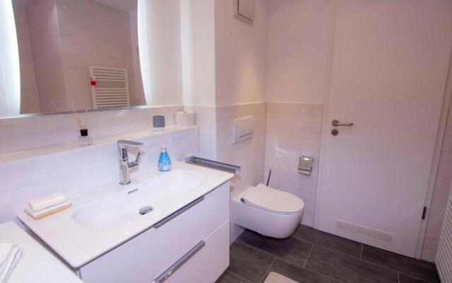 107-2 Neptun mit Meerblick