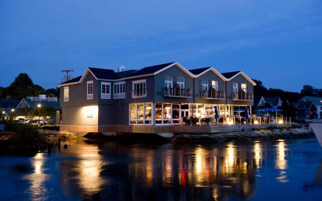 The Boathouse Waterfront Hotel & Marina