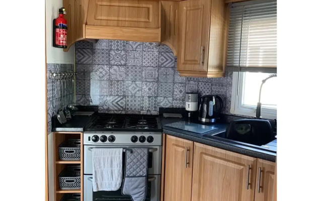 Beautiful 3-bed Caravan on Holiday Park