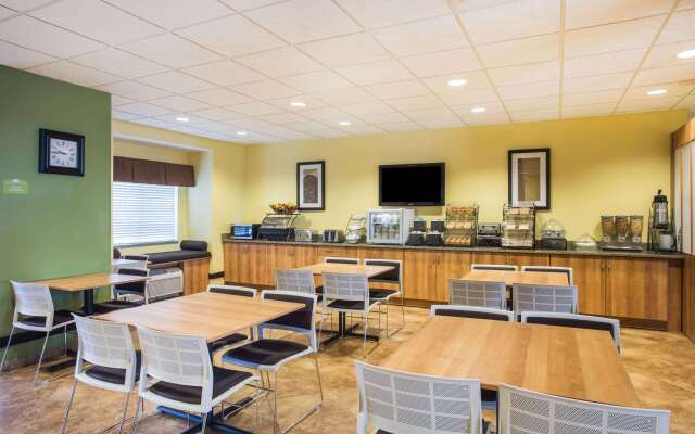 Microtel Inn & Suites by Wyndham Opelika