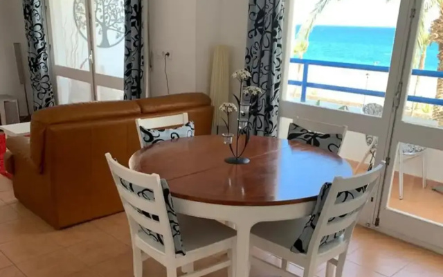 Seaview Balcony - 3 Bedroom Apartment Sleeps 6