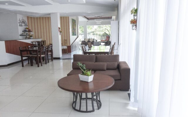 Tiptop Tower Suite Inn