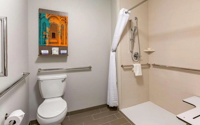 MainStay Suites Carlsbad South