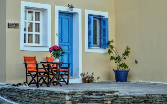 Mainades Maisonettes and Studios