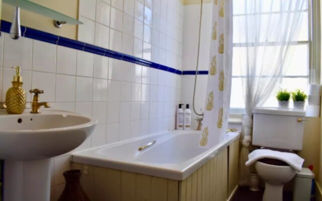 2 Bedroom Central Maisonette Apartment